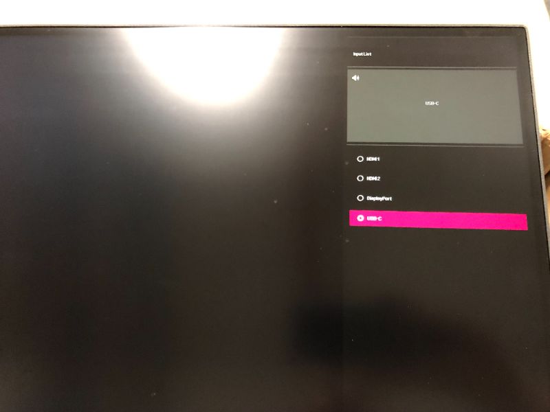 Photo 4 of LG 32UN880-B 32" UltraFine Display Ergo UHD 4K IPS Display with HDR 10 Compatibility and USB Type-C Connectivity, Black

