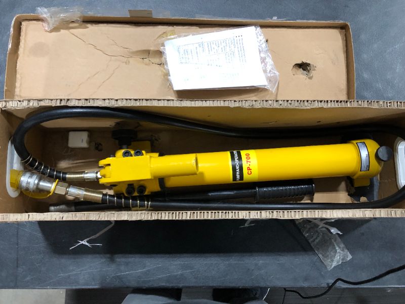 Photo 2 of Aohuada 350CC Portable Hydraulic Hand Pump 10000 PSI,Manual Hydraulic Hand Pump Durable,Stable Hand Operated Hydraulic Pump Easy to Use
