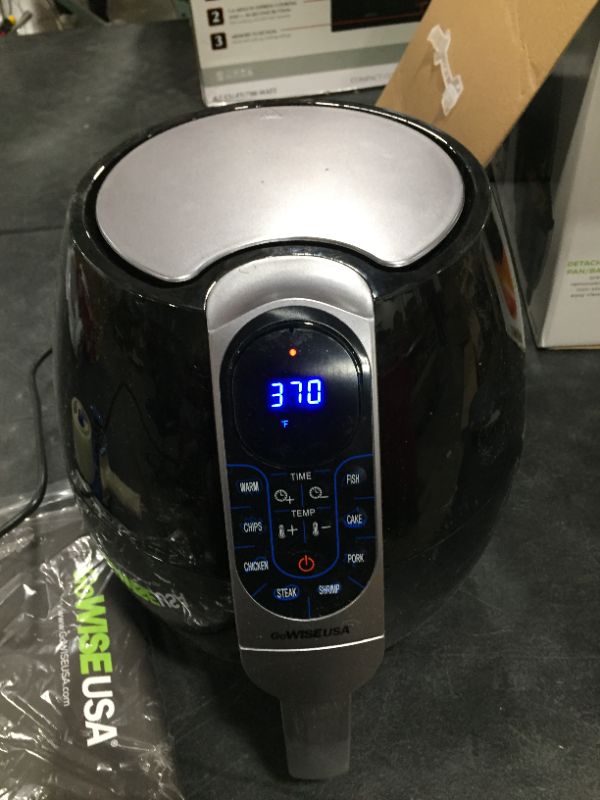 Photo 2 of Gowise Usa 3.7-Qt Digital Air Fryer with 8 Cook Presets
