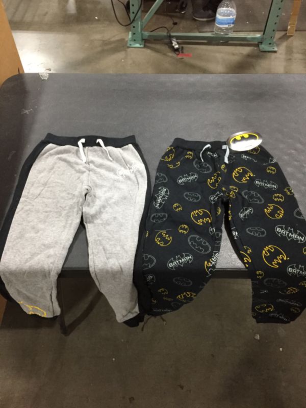 Photo 2 of BATMAN Warner Bros Boys Jogger Pants Set, Athletic Sweatpants Print, Black/Grey, Size 7
