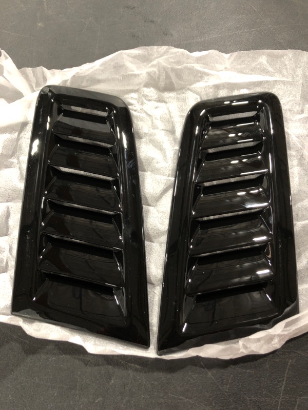 Photo 1 of AUTOMOTIVE VEHICLE VENTS, UN-BRANDED & UNKNOWN MAKE/MODEL, BLACK, SET OF 2.