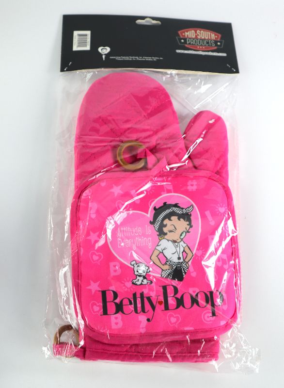 Photo 2 of BETTY BOOP ATTITUDE OVEN MITS NEW $14.75