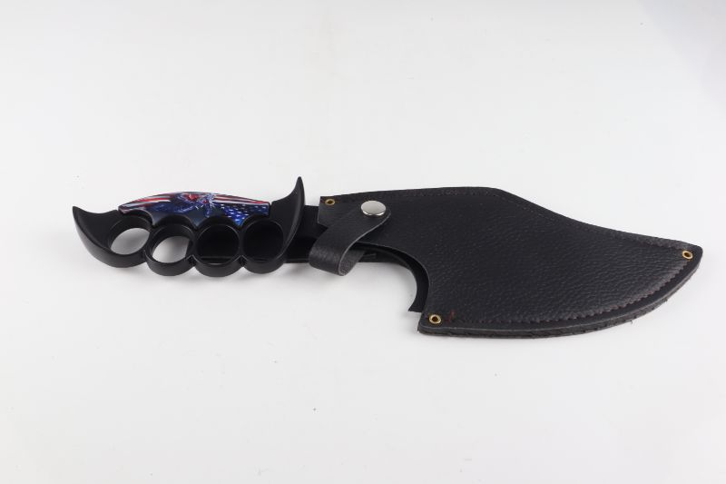 Photo 2 of KNUCKLE GRIP KNIFE WITH DRAGON AND FLAG DESIGN NEW 