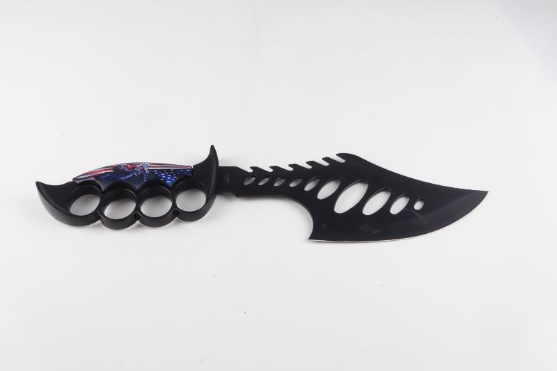 Photo 1 of KNUCKLE GRIP KNIFE WITH DRAGON AND FLAG DESIGN NEW 