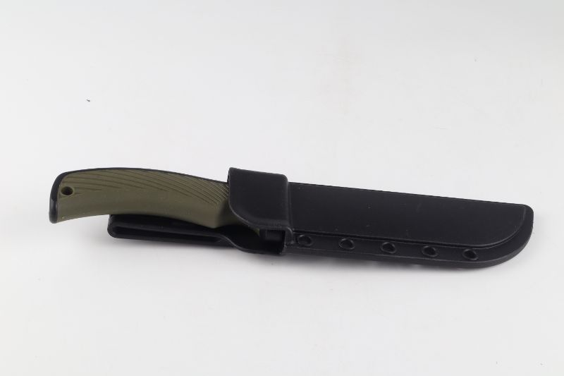 Photo 2 of TACTICAL KNIFE WITH CARY CLIP NEW 