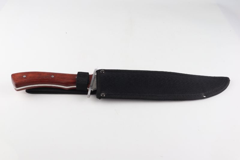 Photo 2 of HUNTING KNIFE NEW 