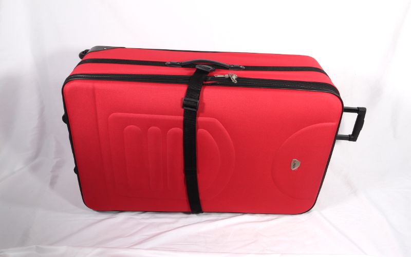 Photo 2 of HI PACK RED 32 INCH SUITCASE INLINE WHEEL EXPANDS AND A STRAP TO CLIP AROUND FRONT NEW $109.99