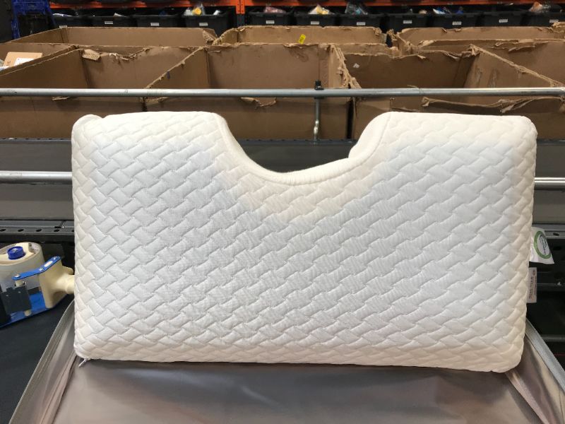 Photo 3 of ACLIMA MOON PILLOW HAS A VENTILATED MOLDED MEMORY FOAM WITH PCM TECHNOLOGY LEAVING THE PILLOW CONSTANTLY FEELING COOL FEATURES A CRESCENT MOON SHAPE CUT OUT FOR A FIRM AND OPTIMAL SUPPORT FOR HEAD AND NECK NEW
$119.99
