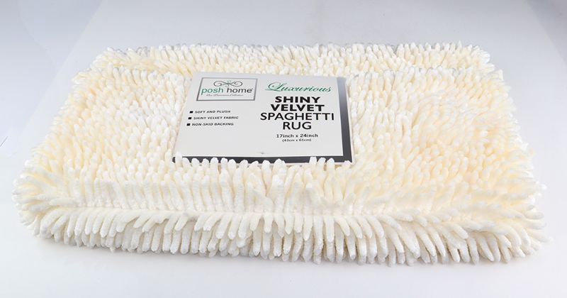 Photo 1 of SHINEY VELET SPAGHETTI BATH RUG 17"X24" NEW $25

