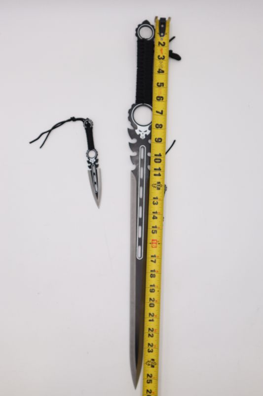 Photo 2 of FANTASY SWORD 26.5 INCH DOUBLE EDGED BLADE WITH 2 THROWING KNIVES AND CASE NEW