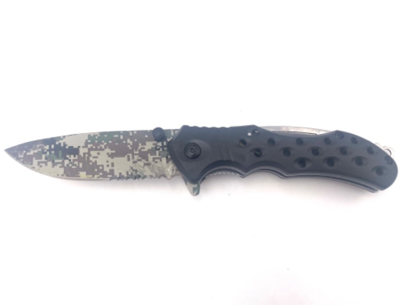 Photo 1 of BLACK HANDLE WITH CAMO PRINT BLADE POCKET KNIFE NEW 