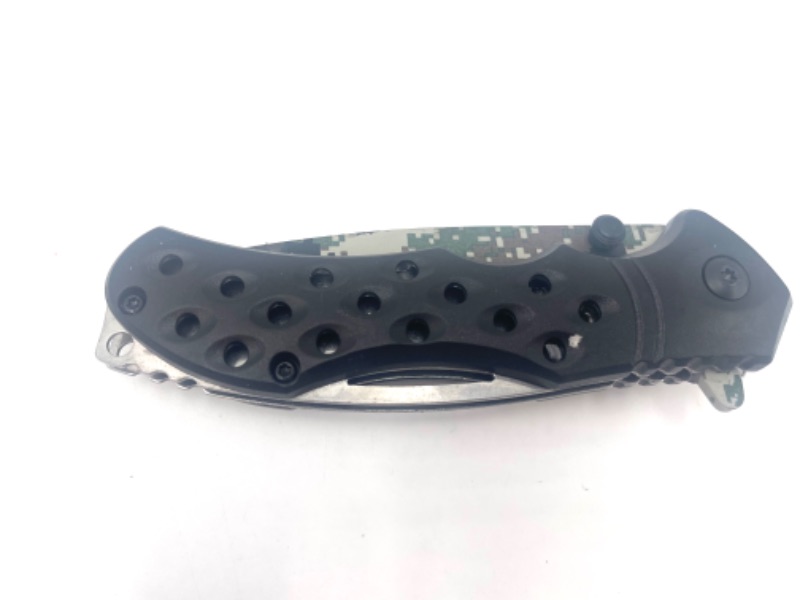 Photo 2 of BLACK HANDLE WITH CAMO PRINT BLADE POCKET KNIFE NEW 