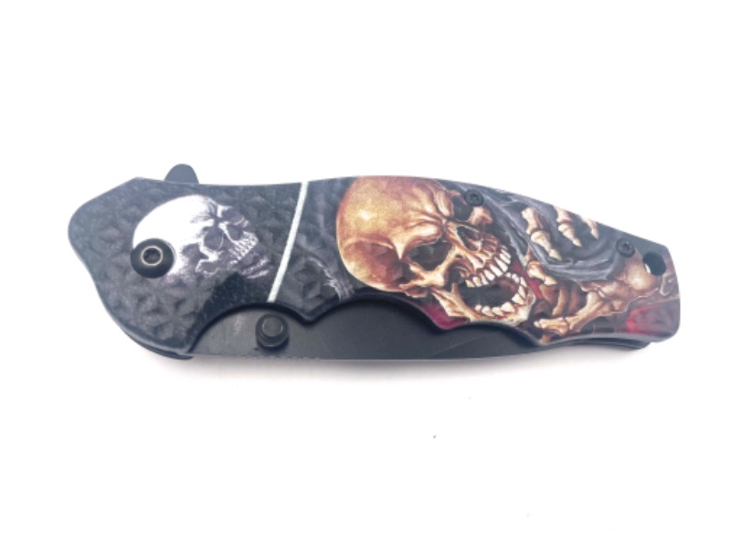 Photo 1 of 4.5 INCH SKULL SCREAMER POCKET KNIFE WITH CLIP NEW 