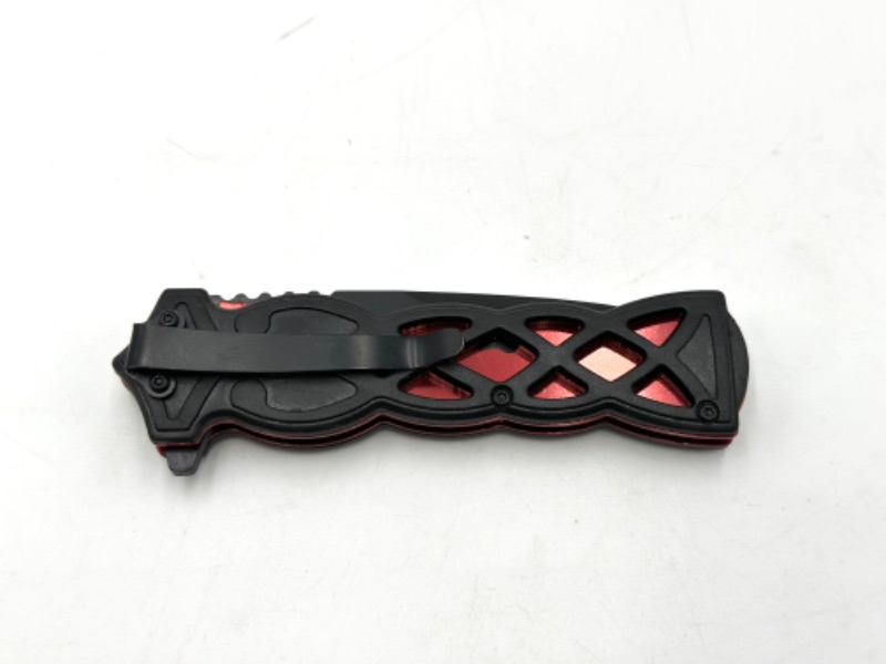 Photo 3 of RED AND BLACK DETAILED POCKET KNIFE NEW