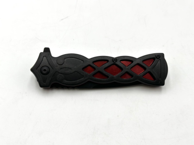 Photo 2 of RED AND BLACK DETAILED POCKET KNIFE NEW