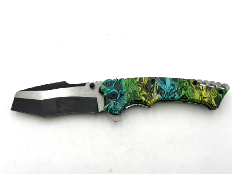 Photo 1 of REPTILE DESIGN POCKET KNIFE NEW