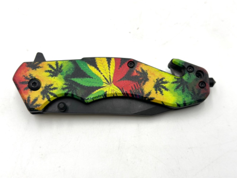 Photo 2 of HEMP FLOWER DESIGN POCKET KNIFE NEW