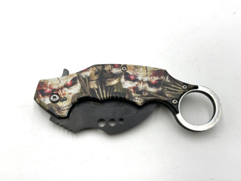 Photo 2 of SKULLS DESIGNED SNAKE EYE POCKET KNIFE WITH HAND HOLDER KEYCHAIN LOOP NEW