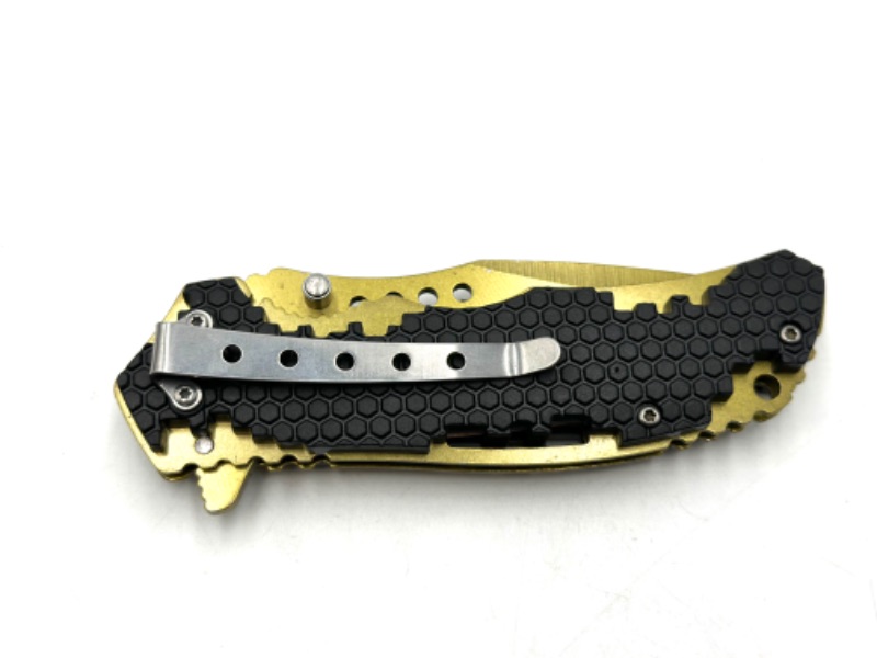 Photo 3 of GOLD AND BLACK DESIGNED POCKET KNIFE NEW