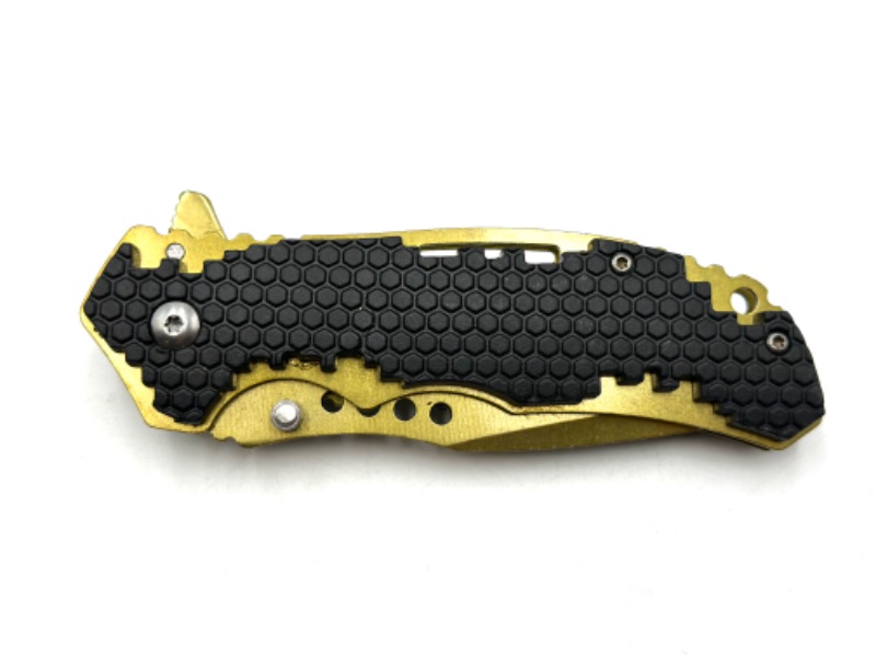 Photo 2 of GOLD AND BLACK DESIGNED POCKET KNIFE NEW