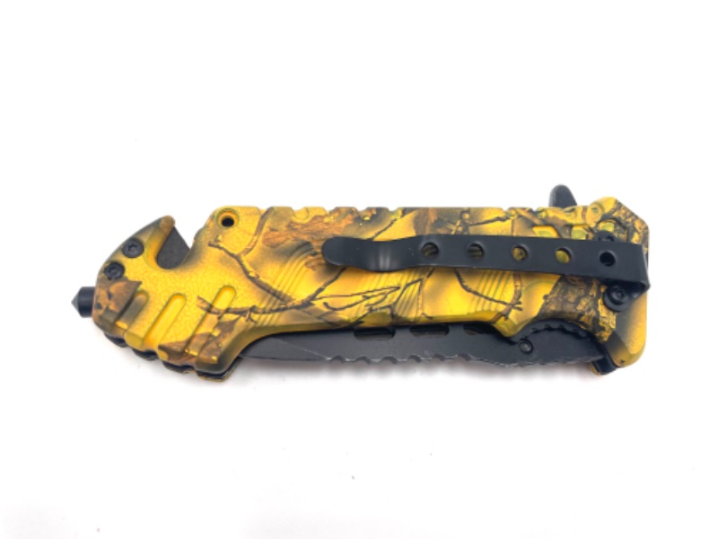 Photo 3 of YELLOW LEAF CAMO POCKET KNIFE WITH WINDOW BREAKER AND SEATBELT CUTTER WITH CLIP  NEW 