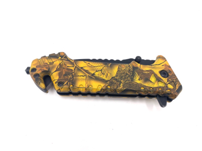 Photo 2 of YELLOW LEAF CAMO POCKET KNIFE WITH WINDOW BREAKER AND SEATBELT CUTTER WITH CLIP  NEW 