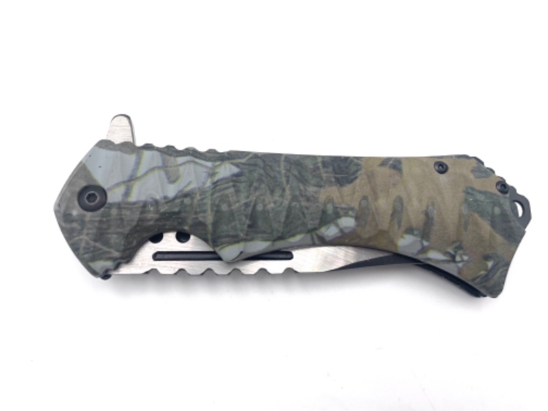 Photo 2 of STINGER LIGHT CAMO PRINT WITH CLIP POCKET KNIFE NEW 