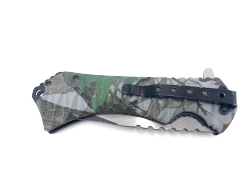 Photo 3 of STINGER LIGHT CAMO PRINT WITH CLIP POCKET KNIFE NEW 