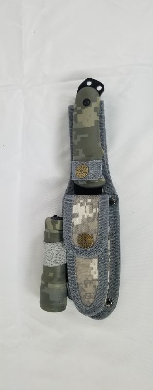 Photo 3 of 3 PIECE MILTARY COMBO SET 4.5 INCH CLOSED FOLDER 9 INCH OVERALL HUNTER 1 FLASHLIGHT AND 1 SHEATH NEW 