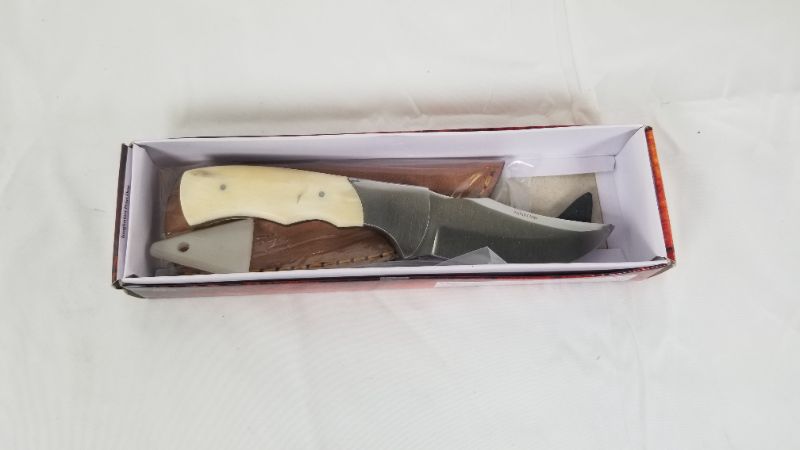 Photo 2 of 7.5 INCH BONE HUNT STEEL BLADE NEW 