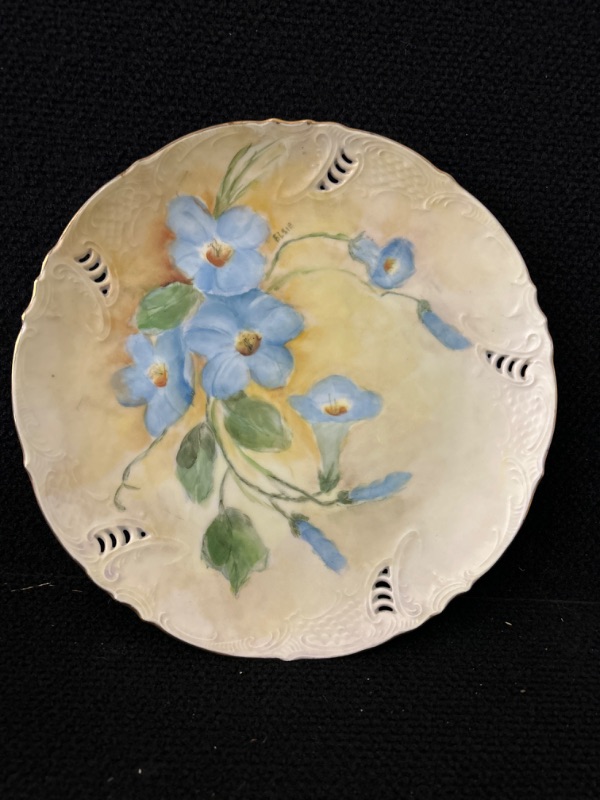 Photo 1 of Antique flower plate marked Elsie Milnar 