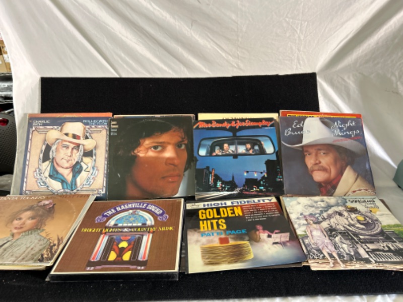 Photo 2 of 25 record albums includes 1 box set