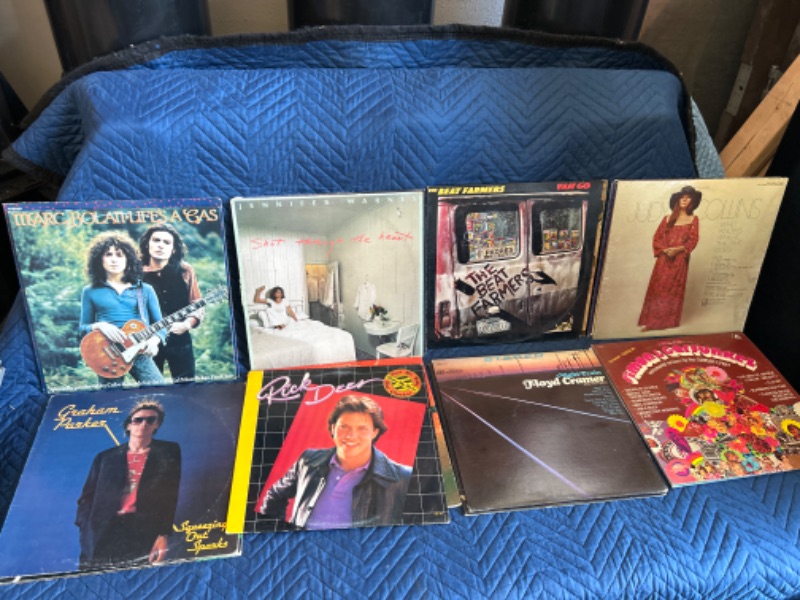 Photo 2 of 25 Record albums 