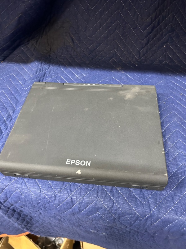 Photo 2 of Vintage Epson laptop 4SLC/33 no cords untested dusty as found 