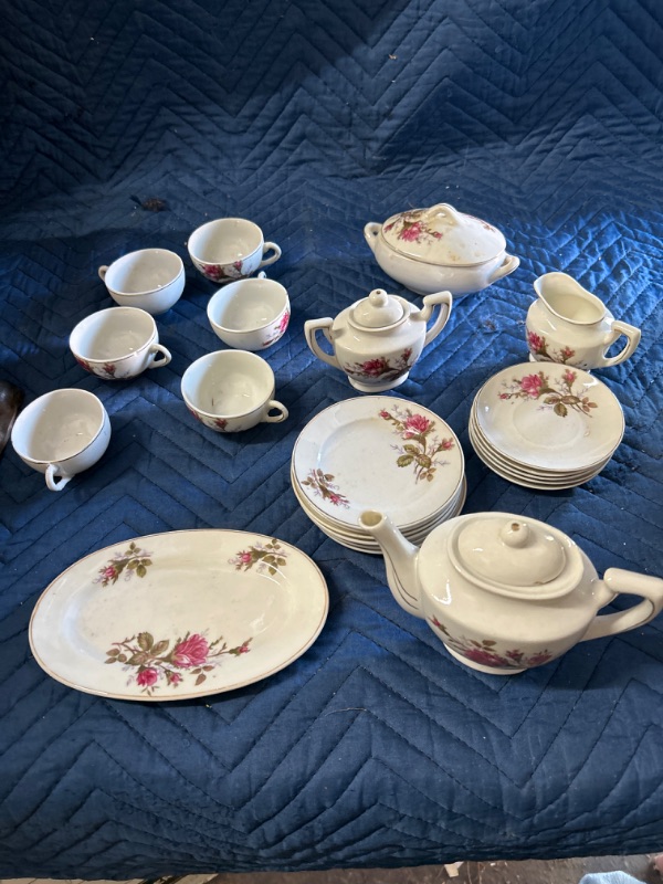 Photo 2 of Vintage Japanese flower children's tea set has a couple of small chips 