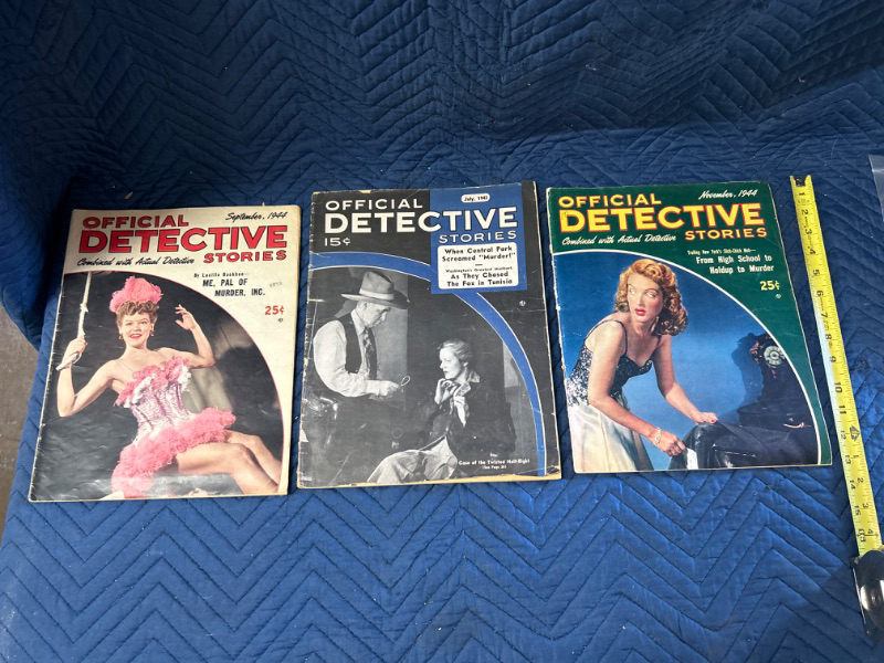 Photo 1 of 3 oversize Vintage Official Detective stories from 1940's 