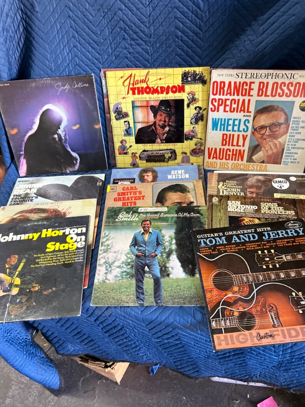 Photo 1 of 25 Country record albums 