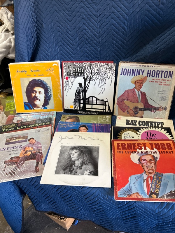 Photo 1 of 25 Country record albums 