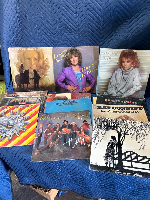 Photo 1 of 25 Country record albums 