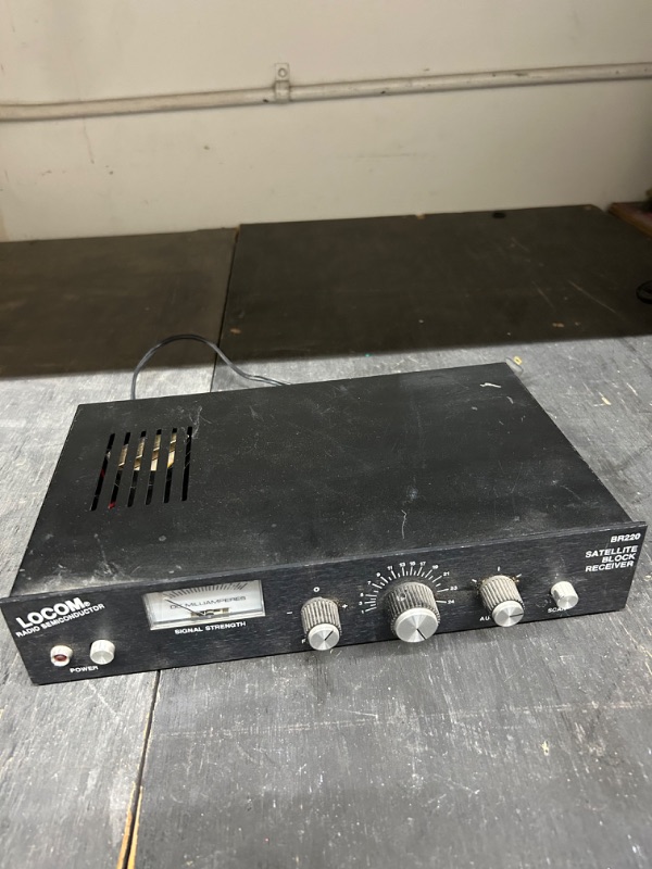 Photo 1 of Locom BR220 satellite block receiver untested