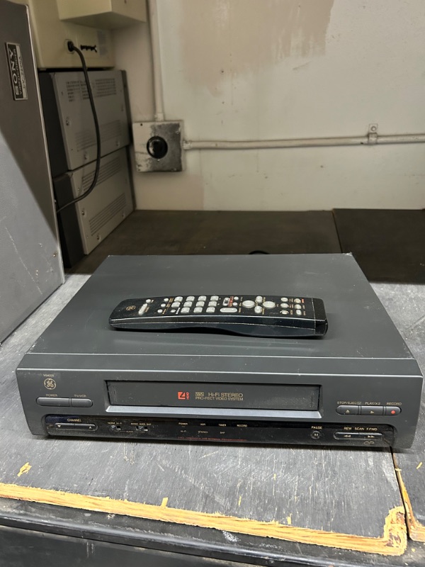 Photo 1 of GE VCR untested with remote 