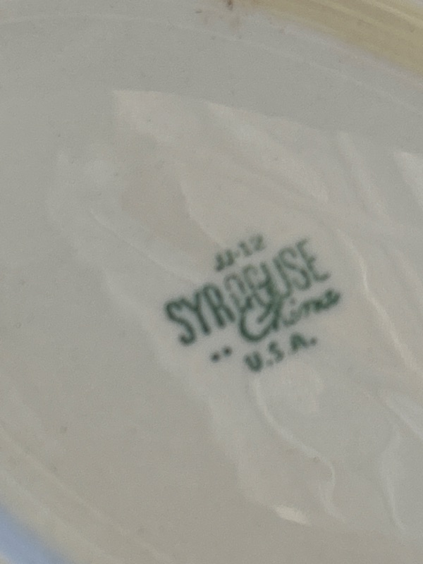 Photo 1 of Vintage Syracuse China restaurant ware 2 White and Green large Oval bowls 9.75 x 7.5 inches 