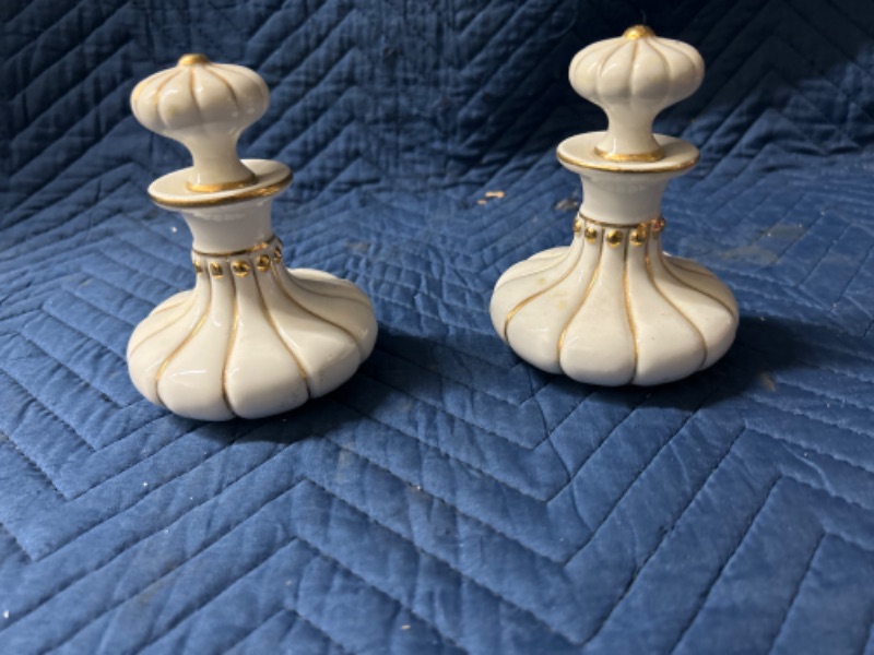 Photo 1 of Vintage Irice Japan genie Bottle set 4.5 inches tall  