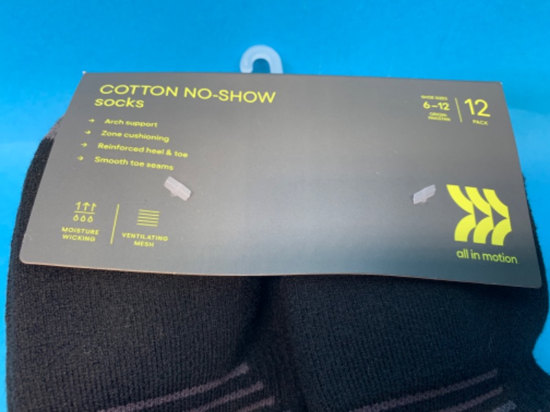 Photo 1 of 461596…12 pack  no show socks size 6-12 
