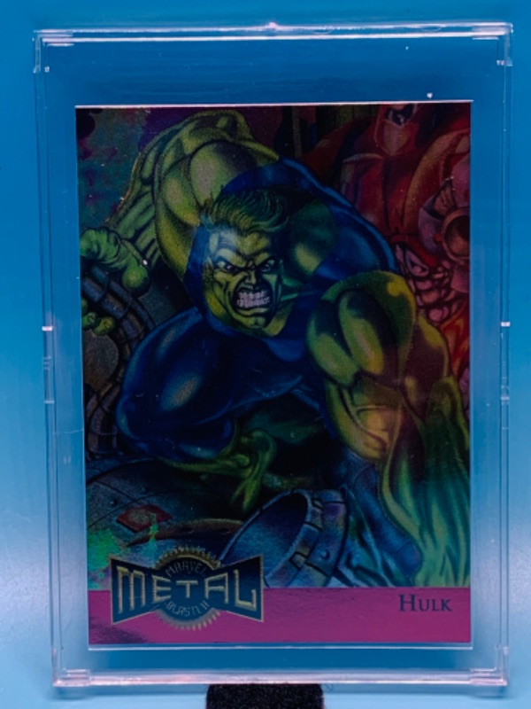 Photo 3 of 461665…hulk metal blaster limited edition card 5 in hard plastic case 