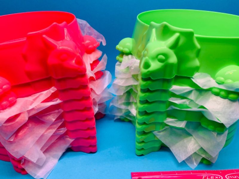 Photo 3 of 461949.. 18 plastic Dino bowls 