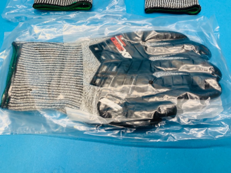 Photo 1 of 461957… 2 pairs size xl performance AX360 impact cut gloves 