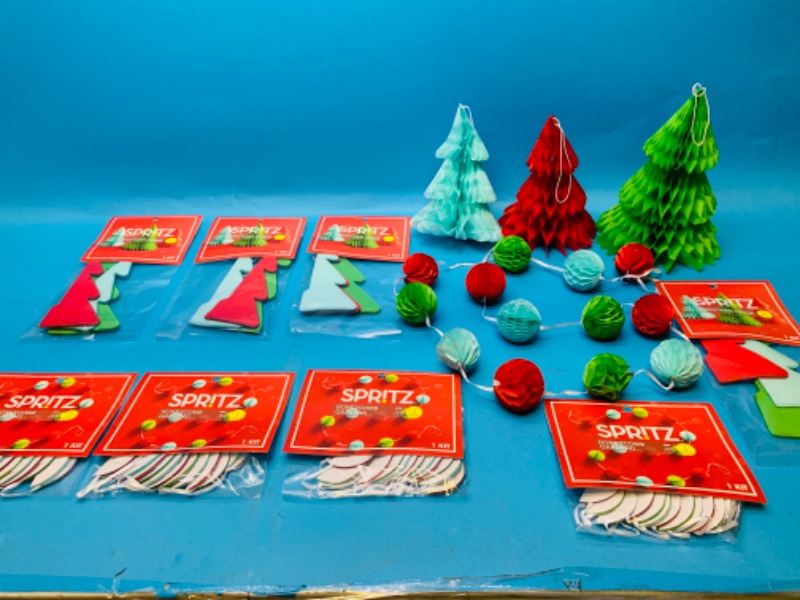 Photo 3 of 462293… Christmas honeycomb decorations - 8 packs 