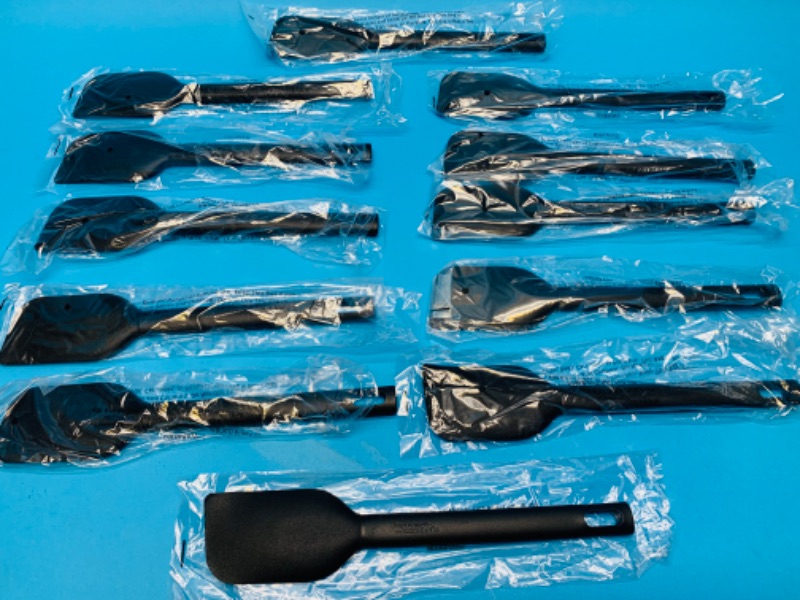 Photo 3 of 462300… 12 silicone spatulas 