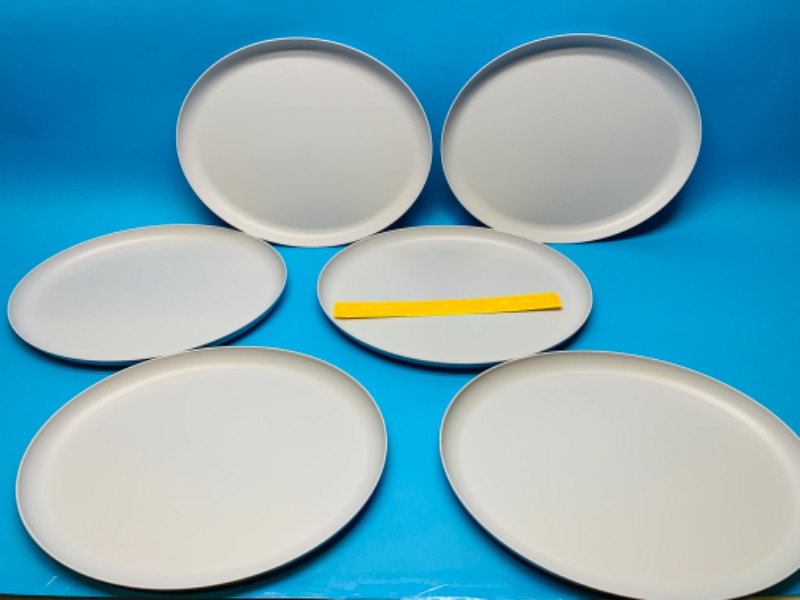 Photo 1 of 462330…6 plastic oval serving trays 